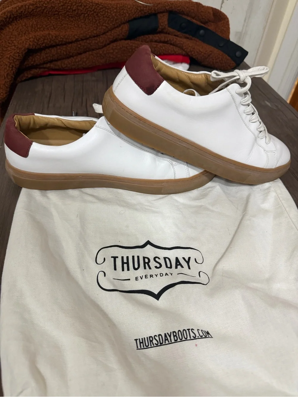 Men's White Leather Low-Top Sneakers with Brown Heel Accent